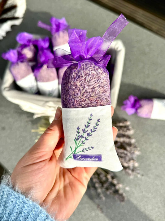 aromatisks-lavandas-ziedu-maisins-miegam-un-skpja-svaigumam-dabiskas-kozu-zales-turot-roka-izmers-l-marredeco