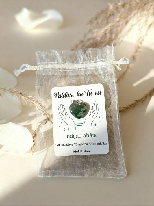 Sirds formas Indijas ahāta piekariņš uz kartītes "Paldies, ka Tu esi", ievietots sudrabotā organzas maisiņā, marredec
