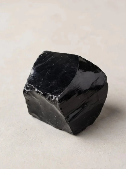 Puspulēts MELNAIS OBSIDIĀNS | Spēcīgs aizsardzības un attīrīšanas kristāls